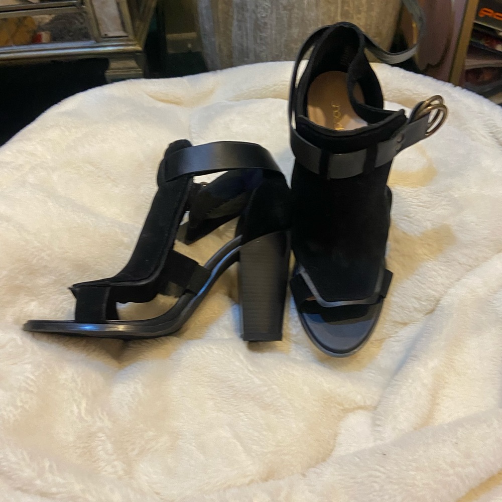 Black shoedazzle heels for sale.  Like new condition.
